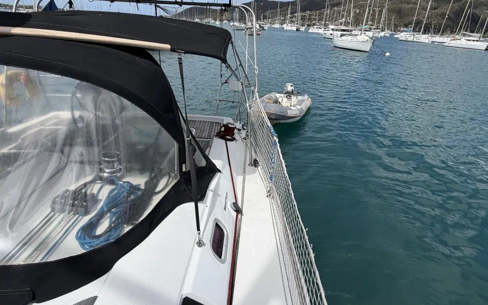 slider 16 Beneteau Oceanis 37 Limited Edition