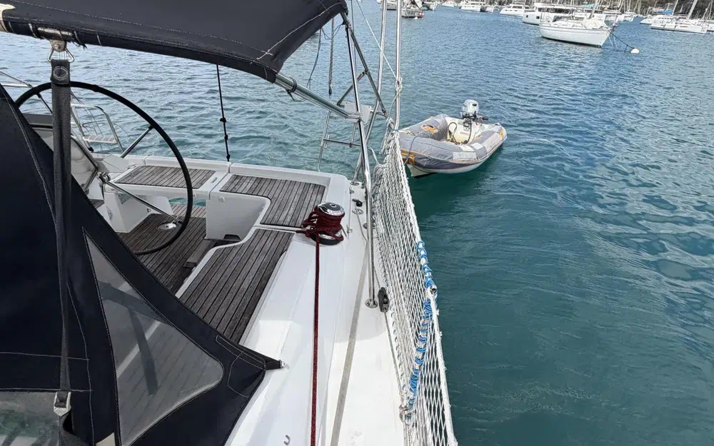 slider 17 Beneteau Oceanis 37 Limited Edition