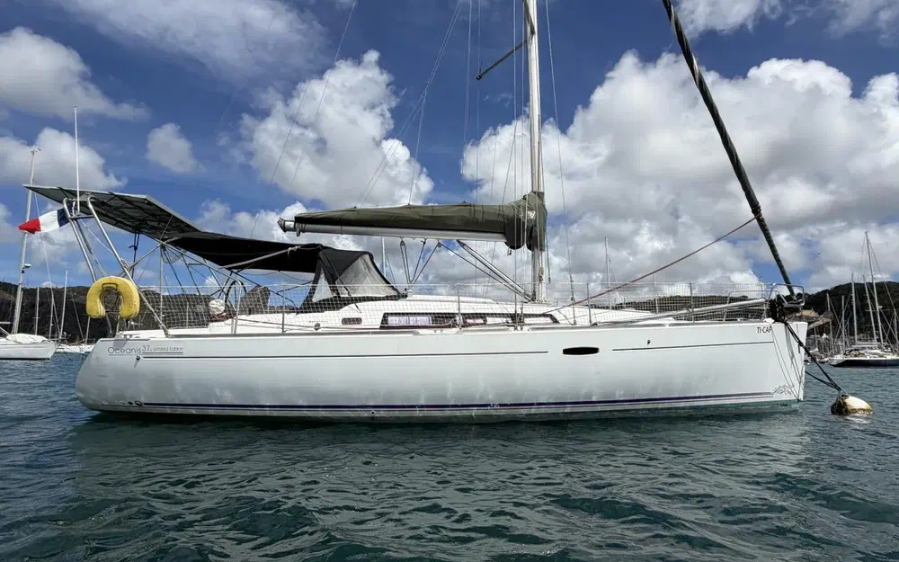 slider 0 Beneteau Oceanis 37 Limited Edition