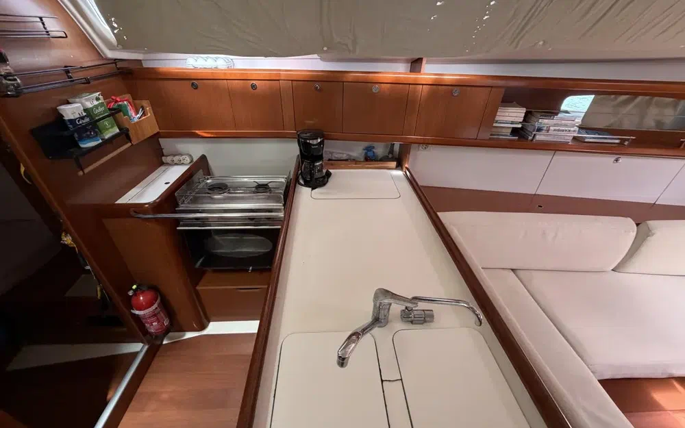 slider 24 Beneteau Oceanis 37 Limited Edition