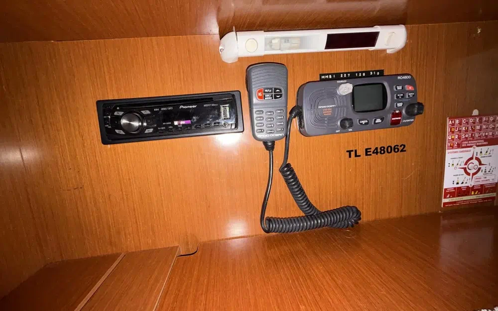 slider 27 Beneteau Oceanis 37 Limited Edition