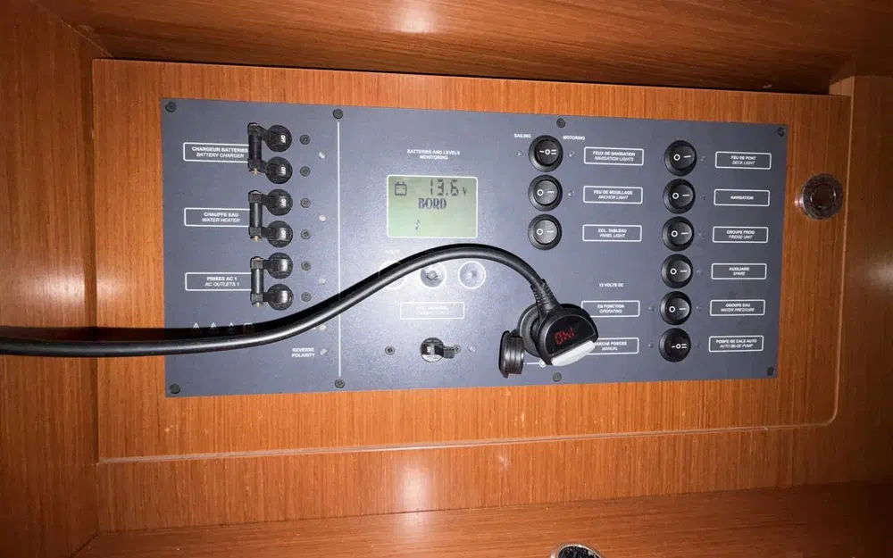 slider 28 Beneteau Oceanis 37 Limited Edition