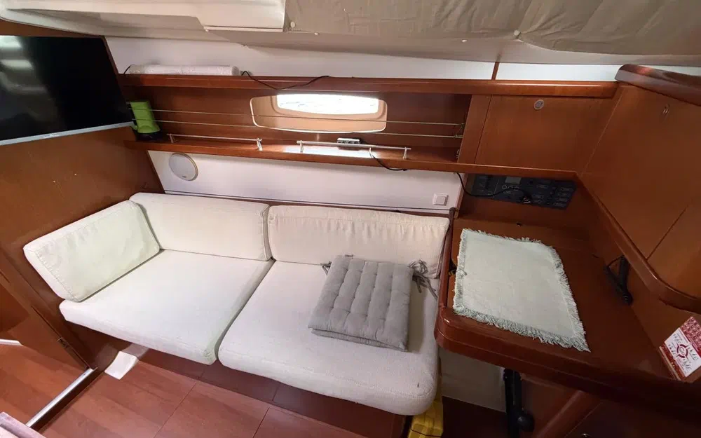 slider 30 Beneteau Oceanis 37 Limited Edition