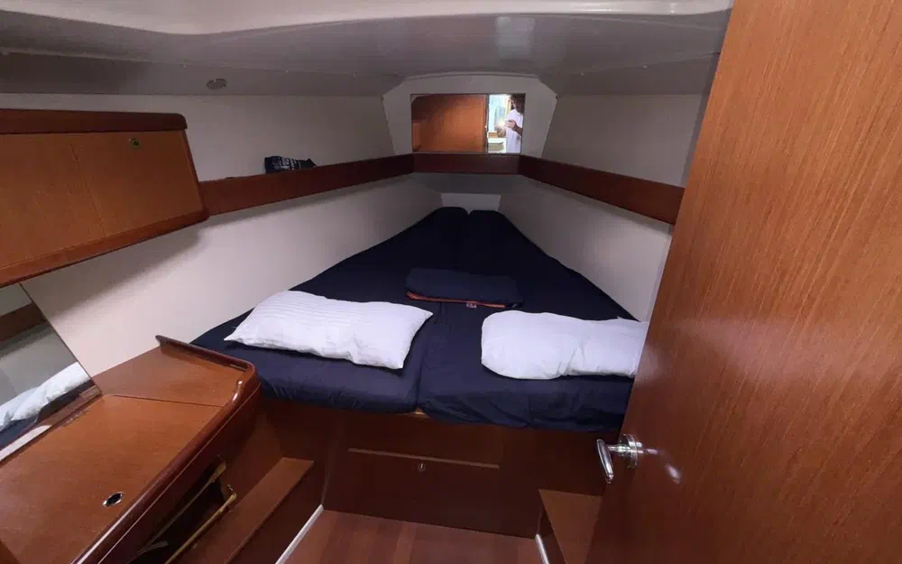 slider 34 Beneteau Oceanis 37 Limited Edition