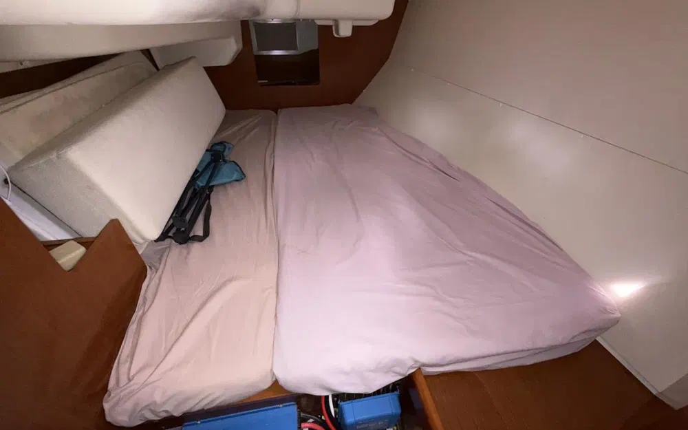 slider 37 Beneteau Oceanis 37 Limited Edition