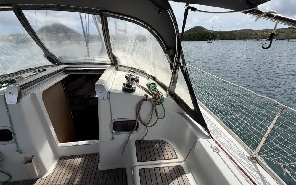 slider 7 Beneteau Oceanis 37 Limited Edition