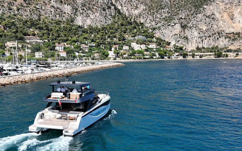 slider 11 Prestige Yachts M7