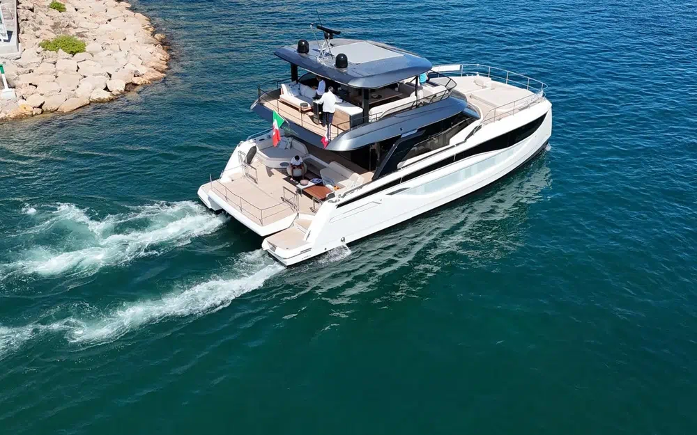 slider 12 Prestige Yachts M7