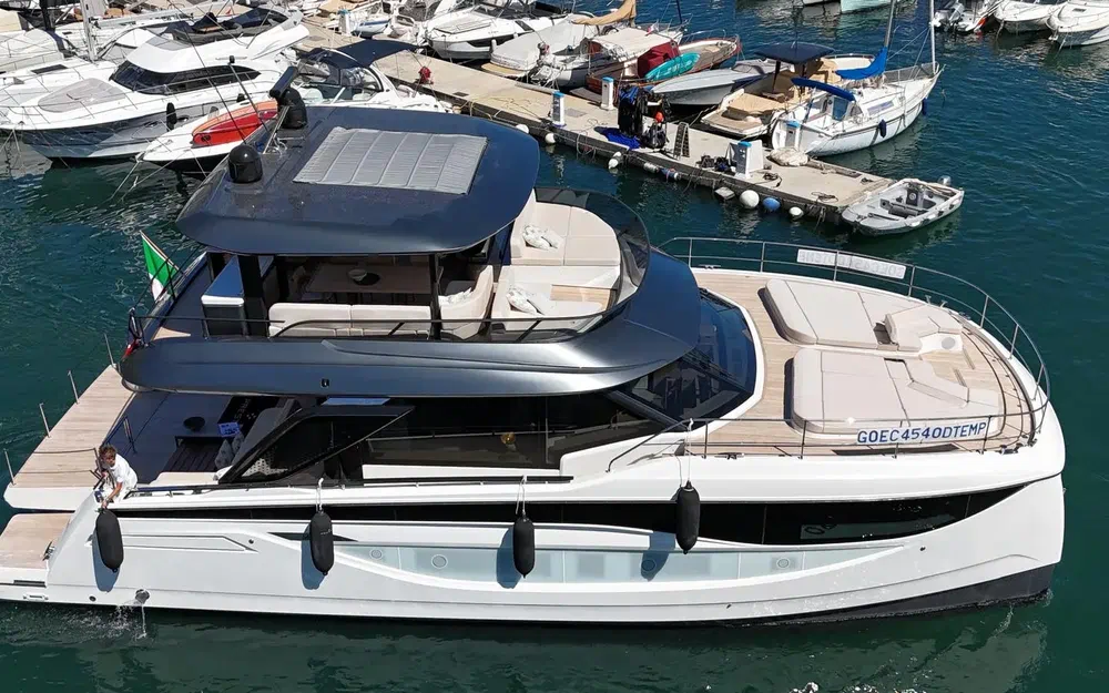 slider 15 Prestige Yachts M7