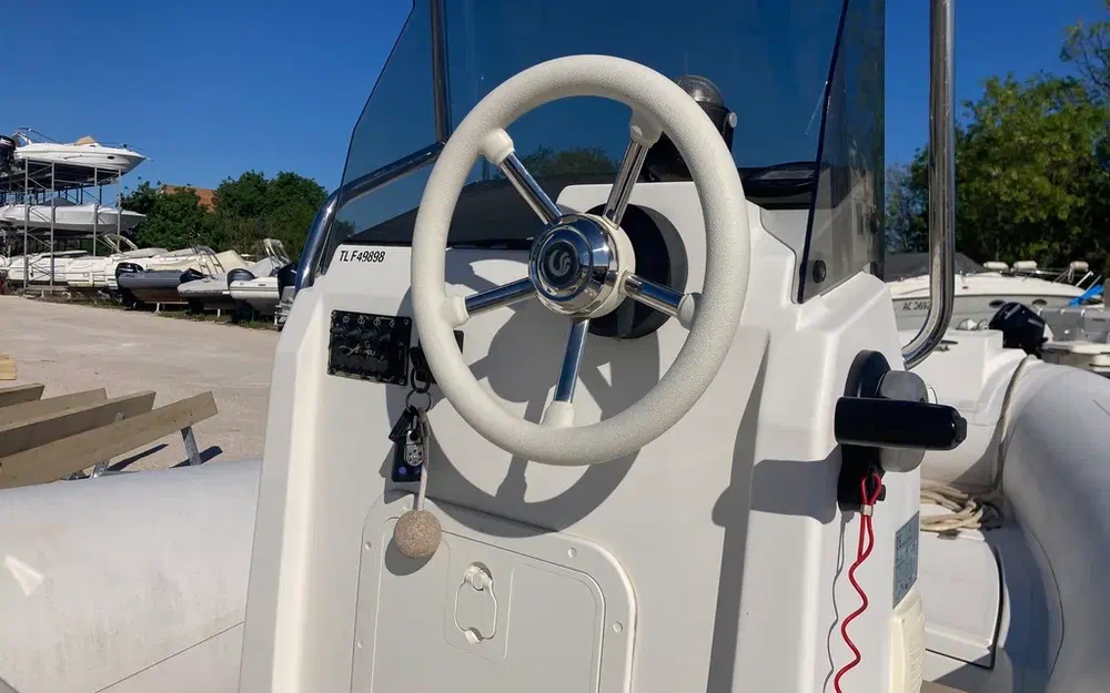 slider 9 Capelli Tempest 570