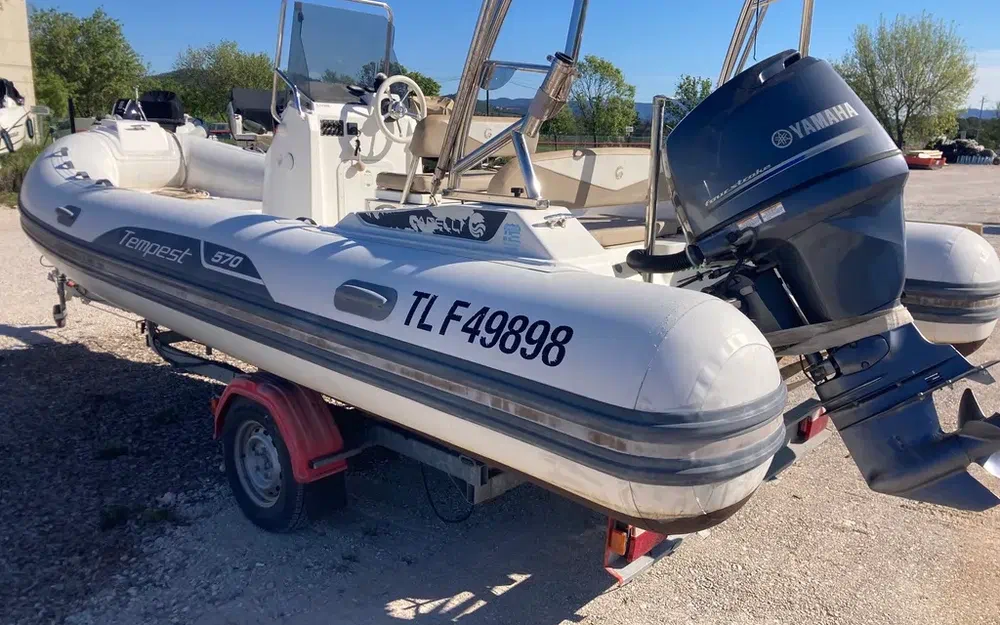 slider 1 Capelli Tempest 570