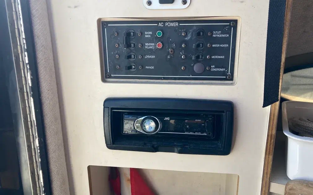 slider 11 Four Winns 238 Vista