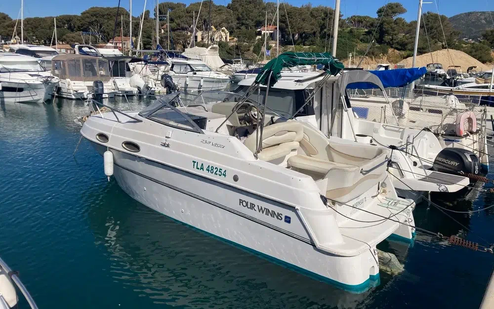 slider 0 Four Winns 238 Vista