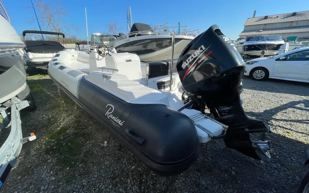 slider 3 Ranieri Cayman 23 Sport