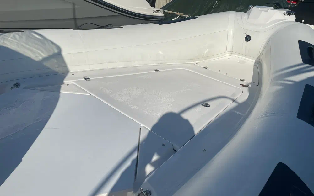 slider 6 Ranieri Cayman 23 Sport