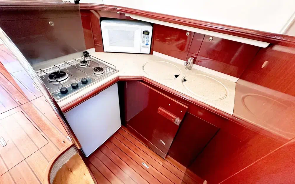 slider 1 Jeanneau Prestige 36 Fly