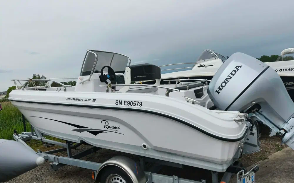 slider 5 Ranieri Voyager 19 S