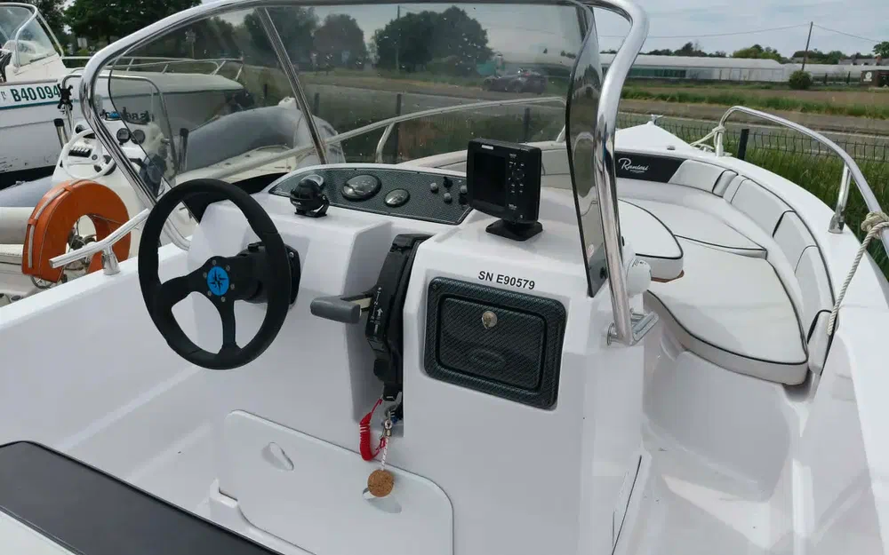 slider 6 Ranieri Voyager 19 S