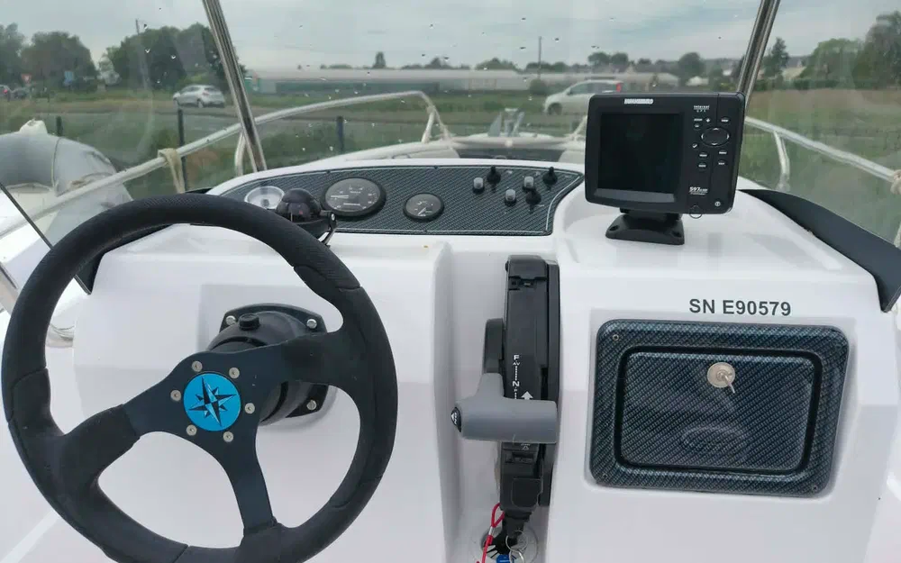 slider 7 Ranieri Voyager 19 S