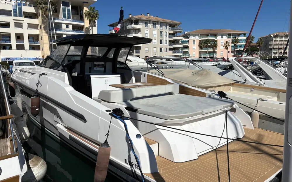 slider 1 Rio Yachts Daytona 50