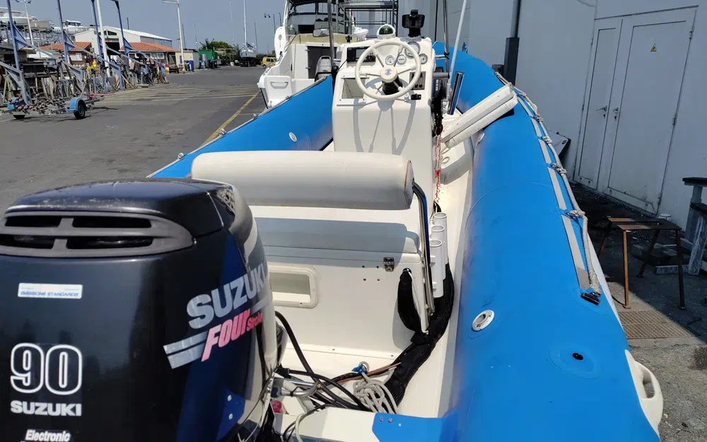 slider 2 Bombard Explorer 550 DB Open