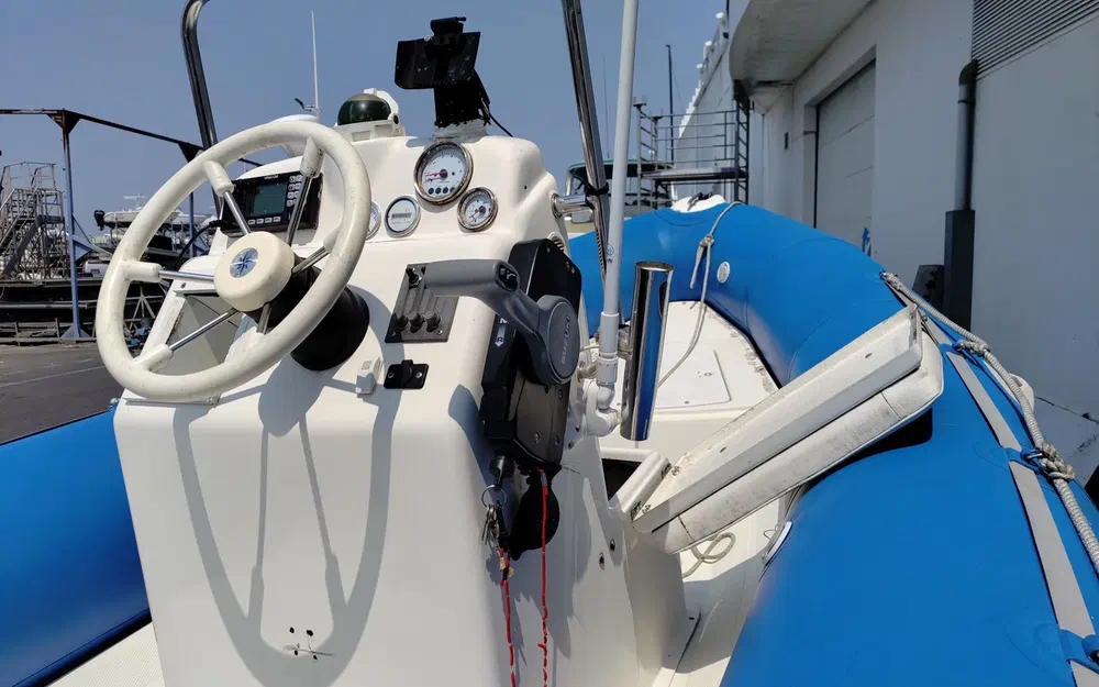 slider 4 Bombard Explorer 550 DB Open