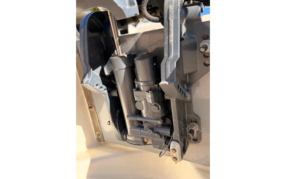 slider 11 Avon Seasport 400 DL