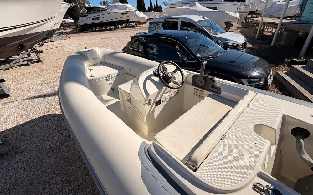 slider 4 Avon Seasport 400 DL