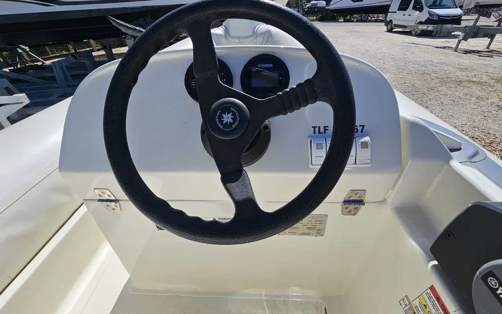 slider 5 Avon Seasport 400 DL