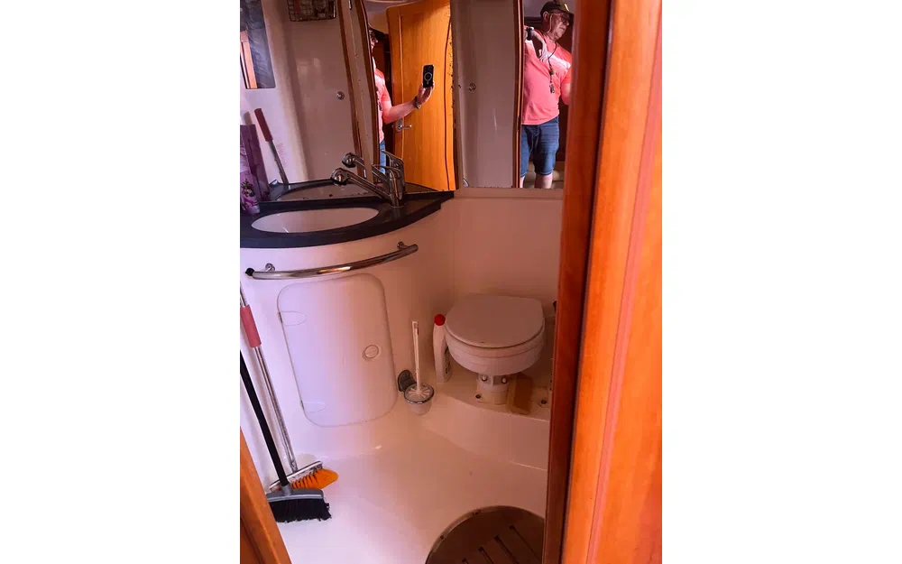 slider 12 Bavaria 42 cruiser