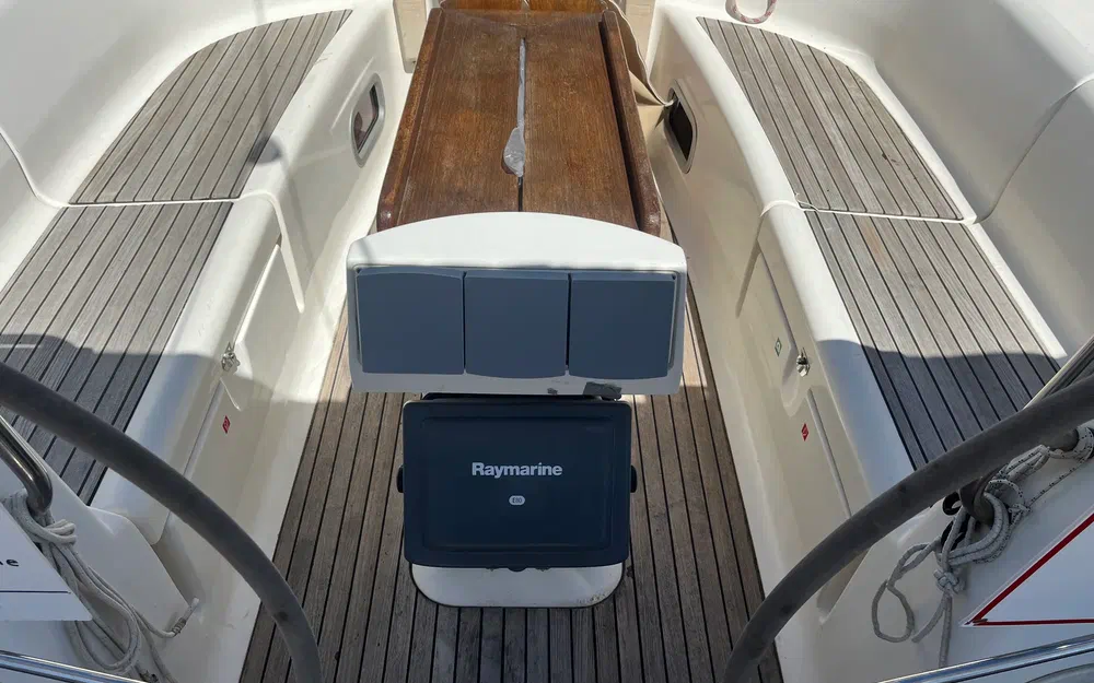 slider 5 Bavaria 42 cruiser