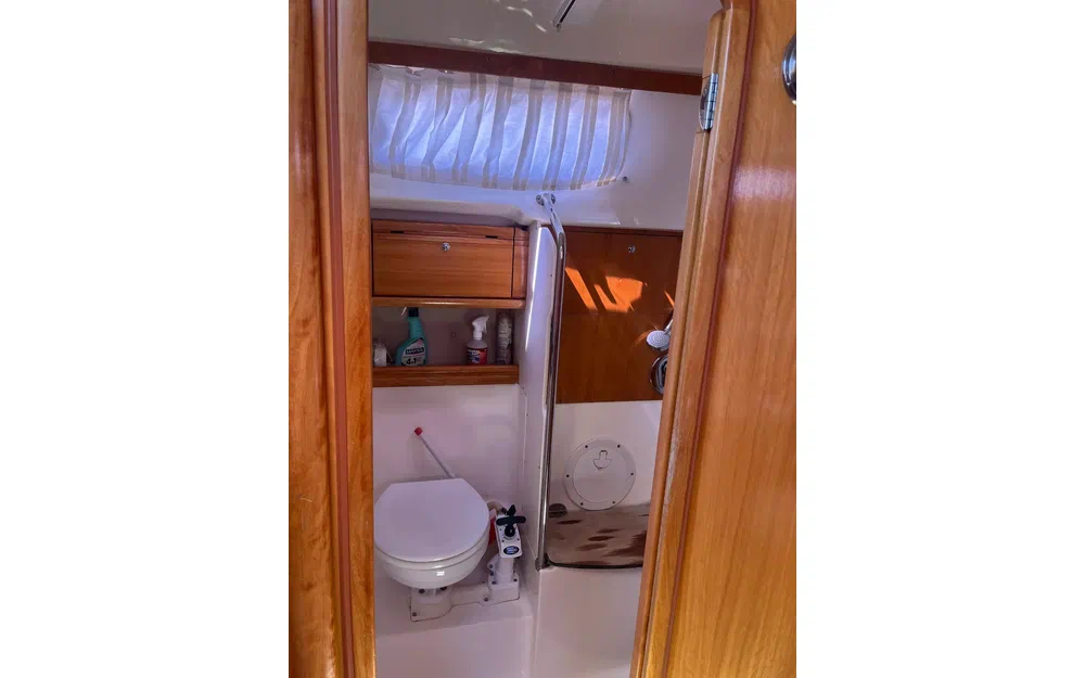 slider 2 Bavaria 42 cruiser