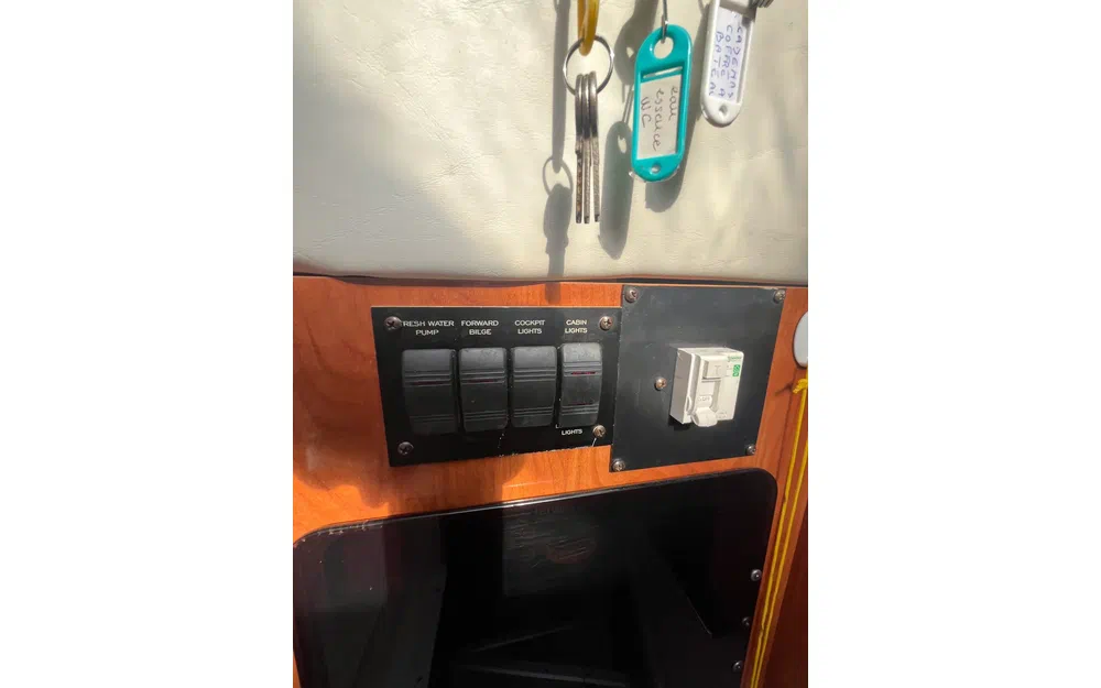 slider 19 Four Winns Vista 268