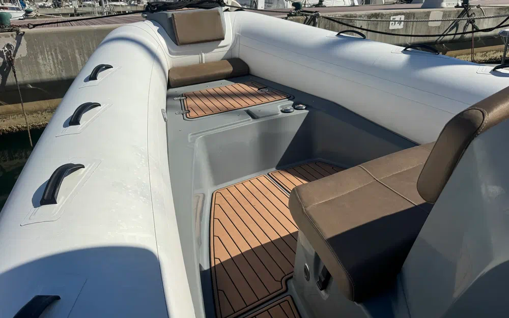 slider 5 Brig Eagle 8