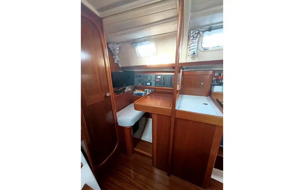 slider 10 Beneteau Oceanis 370
