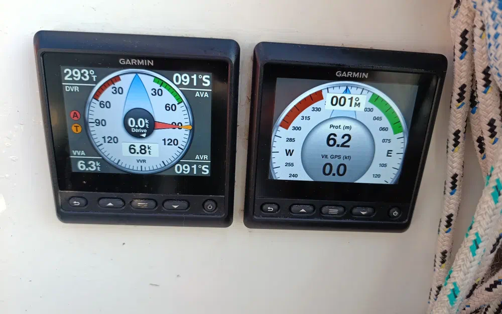 slider 18 Beneteau Oceanis 370