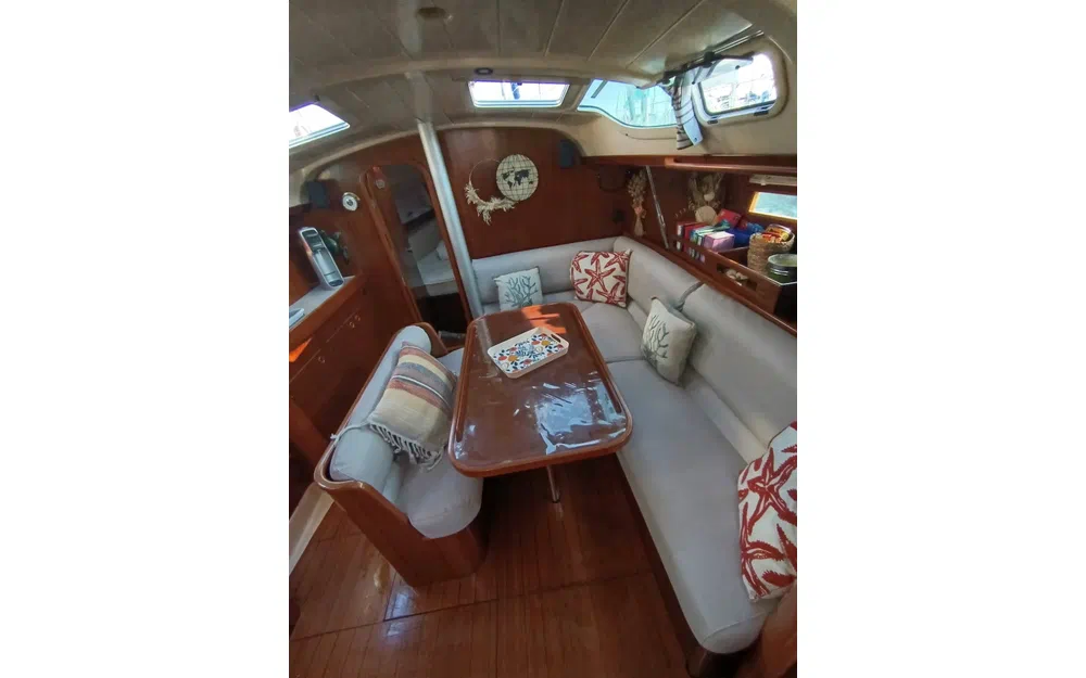 slider 1 Beneteau Oceanis 370