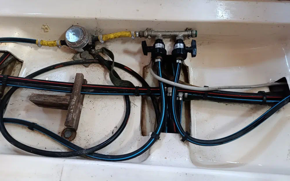 slider 8 Beneteau Oceanis 370