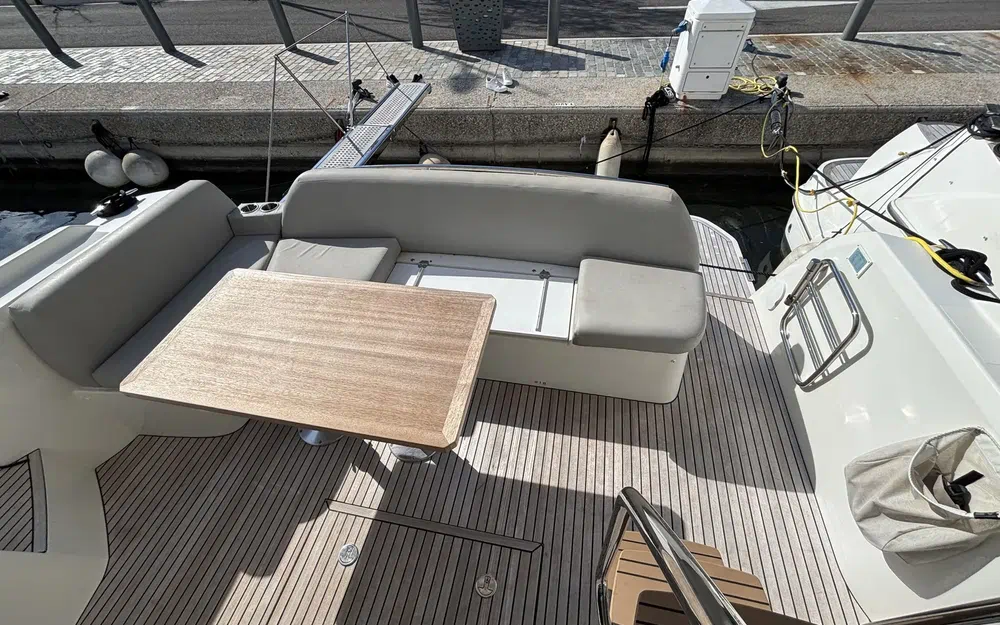 slider 14 Prestige Yachts 420 Fly