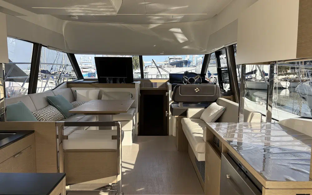 slider 16 Prestige Yachts 420 Fly