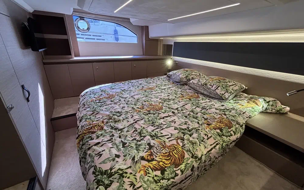 slider 23 Prestige Yachts 420 Fly