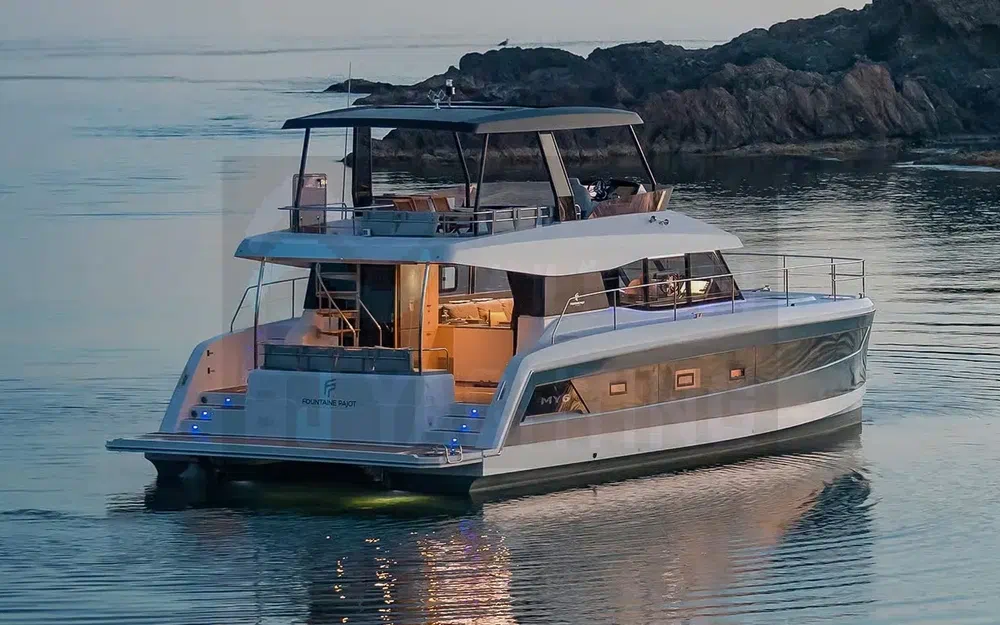 slider 1 Fountaine Pajot My 6