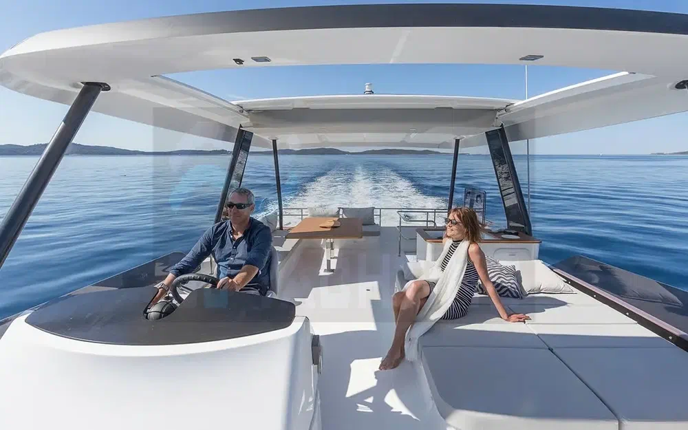 slider 5 Fountaine Pajot My 6