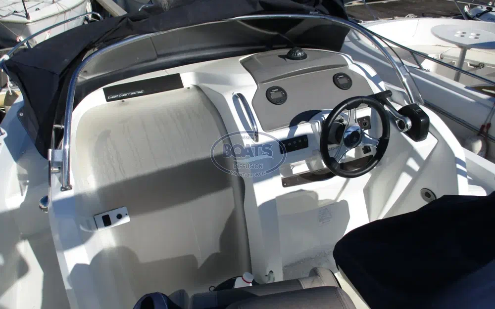 slider 6 Jeanneau Cap Camarat 6.5 WA