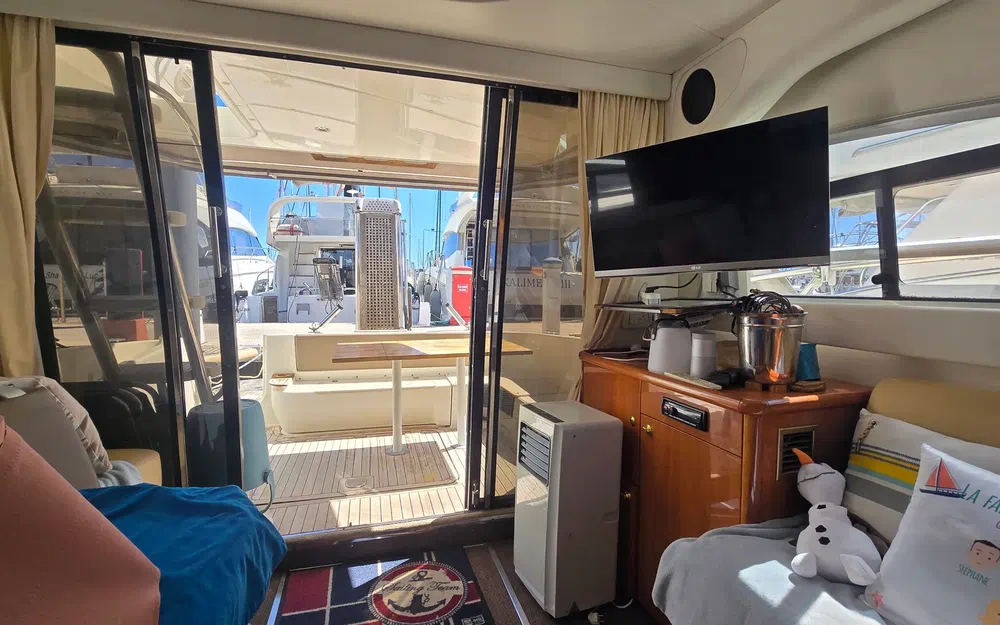 slider 6 Cranchi Atlantique 40 Fly