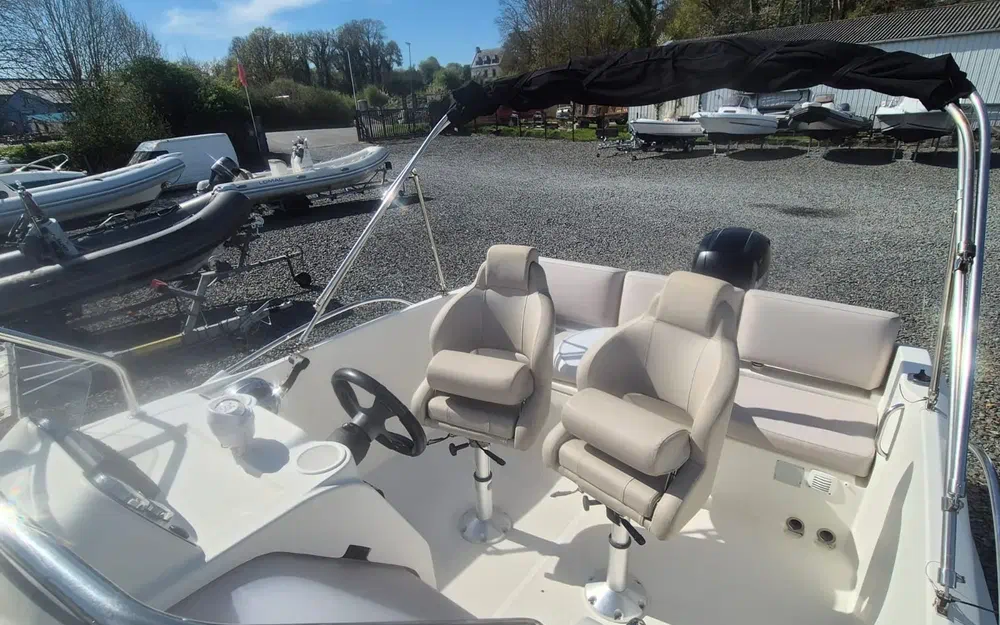 slider 8 Quicksilver 675 Open