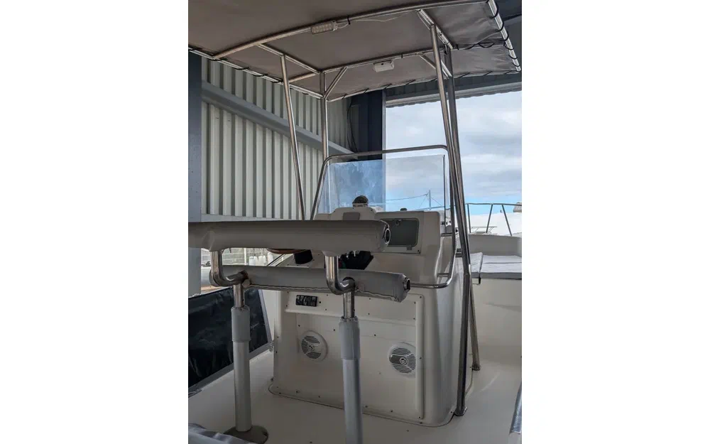 slider 3 Kelt White Shark 225