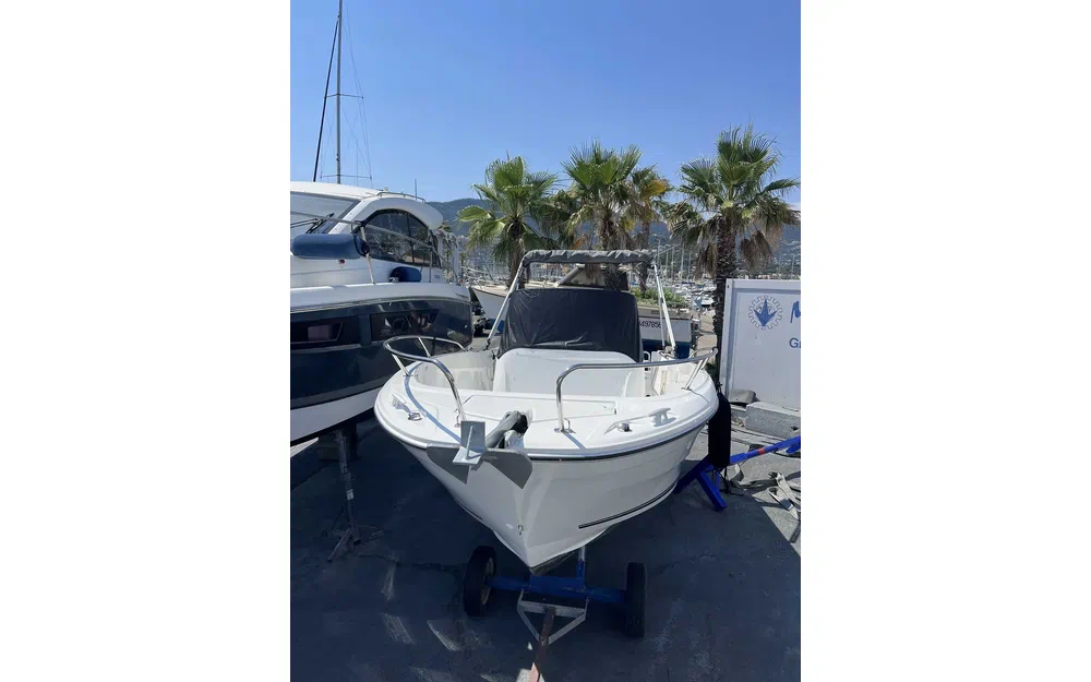 slider 11 Jeanneau Cap Camarat 6.5 CC Serie 3