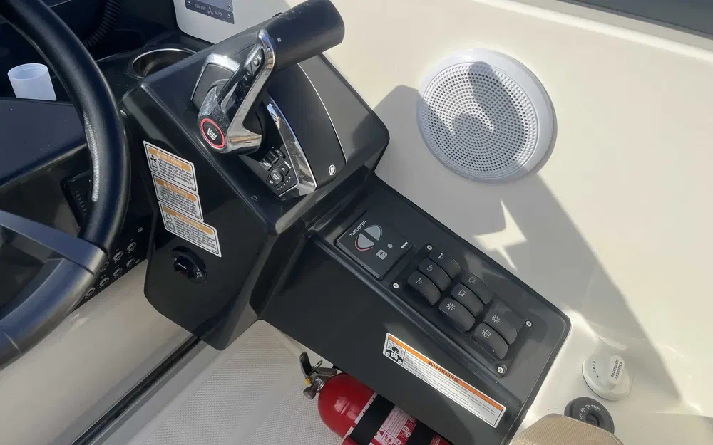 slider 11 Quicksilver Activ 805 Cruiser