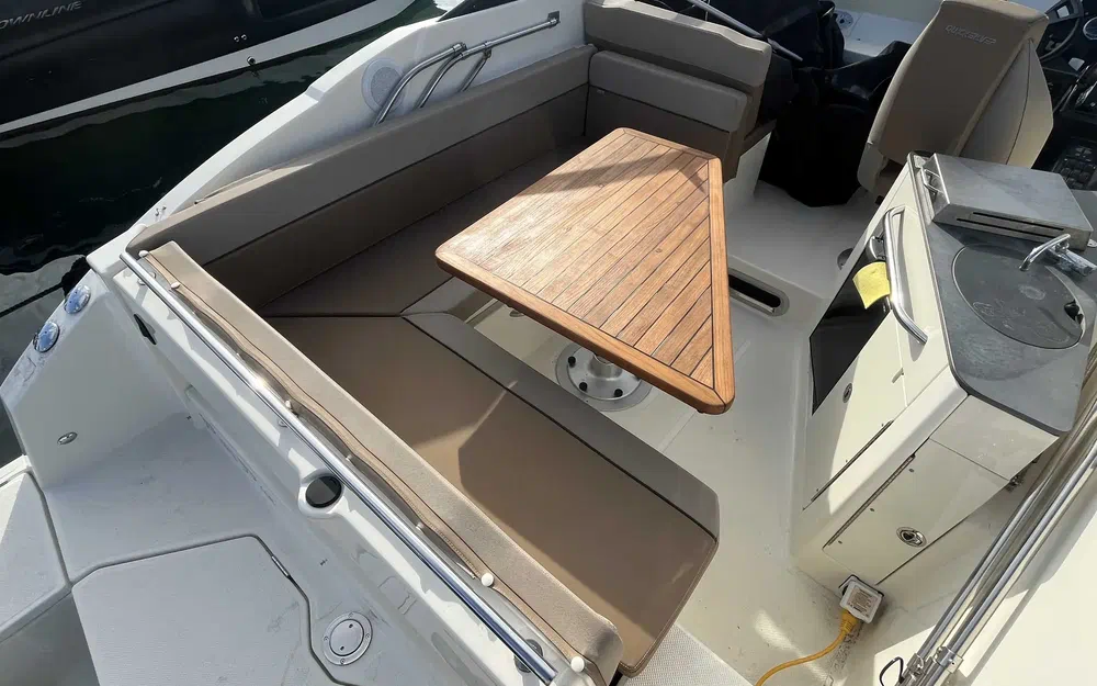 slider 4 Quicksilver Activ 805 Cruiser